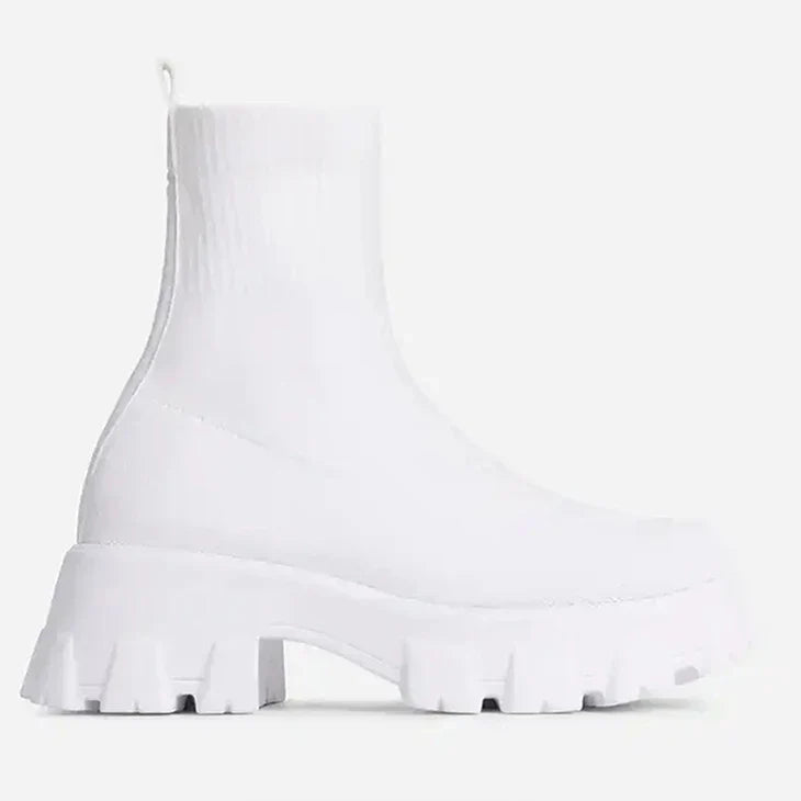 Bota Feminina com Plataforma Cano Curto