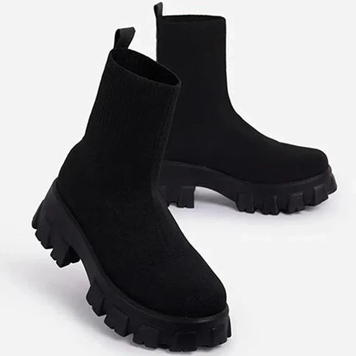 Bota Feminina com Plataforma Cano Curto