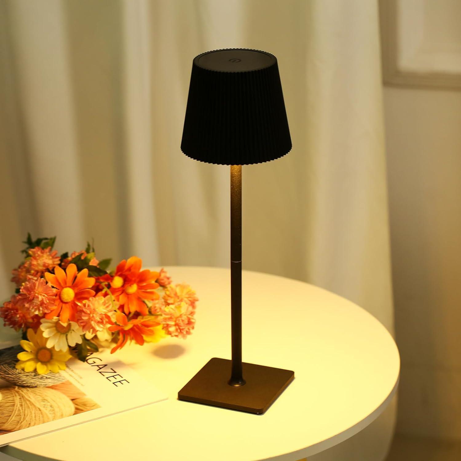 Luminária Decorativa de Mesa Pop Liz