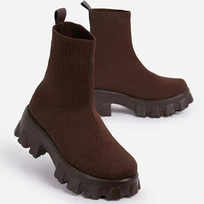 Bota Feminina com Plataforma Cano Curto