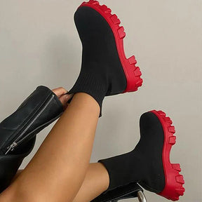 Bota Feminina com Plataforma Cano Curto