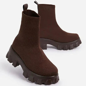 Bota Feminina com Plataforma Cano Curto