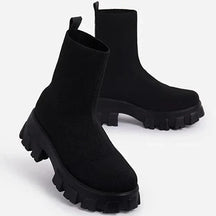 Bota Feminina com Plataforma Cano Curto