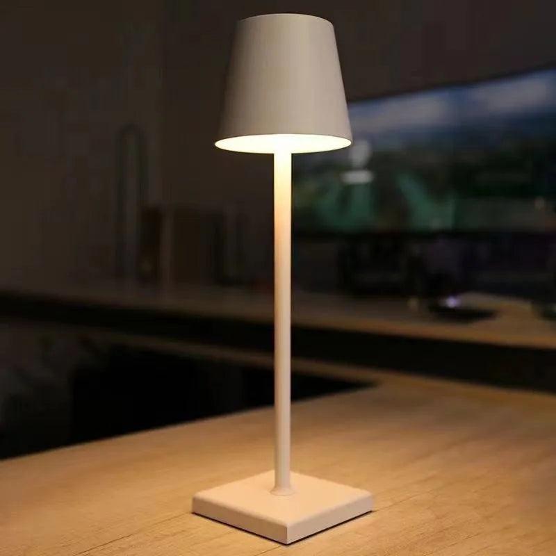 Luminária Decorativa de Mesa Pop Liz