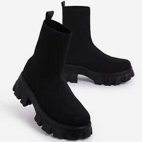 Bota Feminina com Plataforma Cano Curto